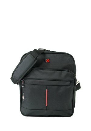 Schwarze Laptop-Umhängetasche mit gepolstertem, verstellbarem Riemen, vorderer Reißverschlusstasche und kleinem roten Logo auf strukturiertem Stoff.