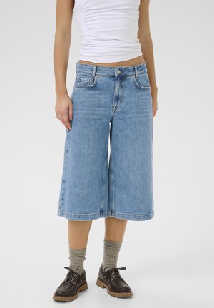 My Essential Wardrobe DANGO 139 WIDE  - Farmer rövidnadrágok - medium blue wash