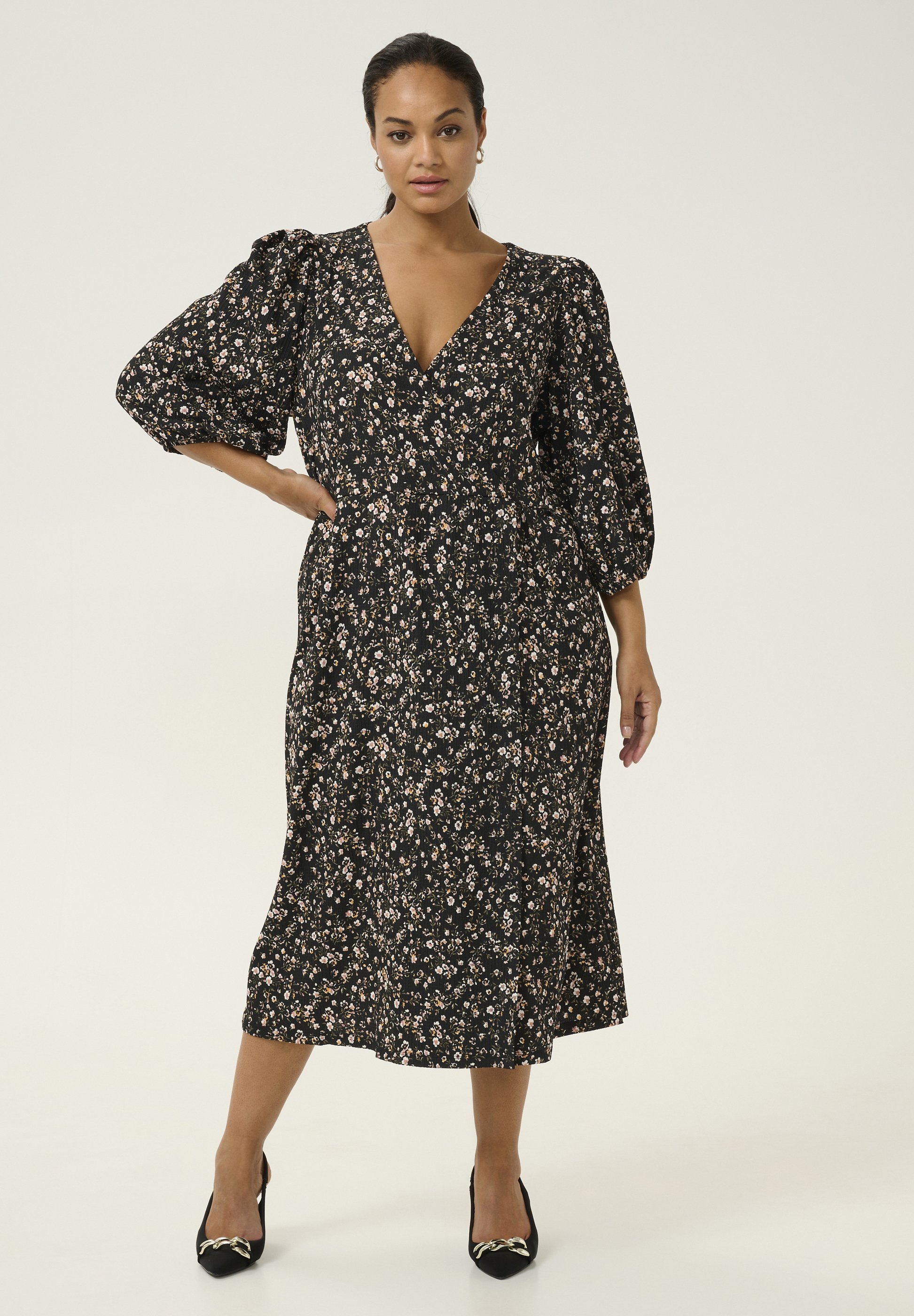 MURRAL×jurk ヘアーカフ Kaffe Curve KCELLA - Rochie de zi - steeple gray abstract