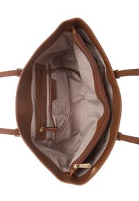 Torebka tote w kolorze brązowym, wykonana ze skóry z podszewką wewnętrzną. Posiada zamki błyskawiczne, kieszenie oraz teksturowaną powierzchnię. Przestronny i sztywny fason.