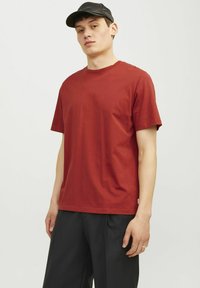 Jack & Jones JJE TEE  O-NECK  - Basic T-shirt - red ochre