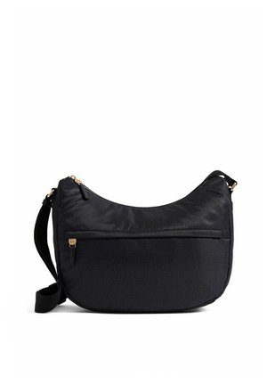 Borsa a tracolla nera a forma di mezzaluna con tracolla regolabile e due scomparti visibili con zip e tiralampo color oro.
