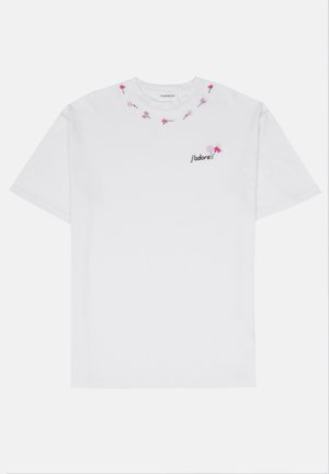 Biała bawełniana koszulka z krótkim rękawem, z wielokolorowym haftem kwiatowym w okolicy dekoltu oraz małym haftowanym napisem z przodu.