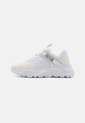 - Sneakersy niskie