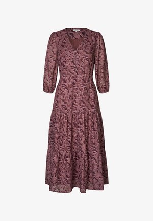 Rochie violet de lungime medie, dintr-un material cu un model, cu decolteu în V, mâneci trei sferturi bufante și un design cu fuste în straturi. Textură moale și ușoară.