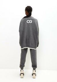 Cesare Gaspari OVERSIZED JOGGER SET  - Spodnie treningowe