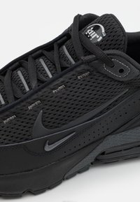 Nike Sportswear PULSE - Joggesko - black/anthracite