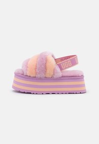 UGG Sandály na platformě - purple