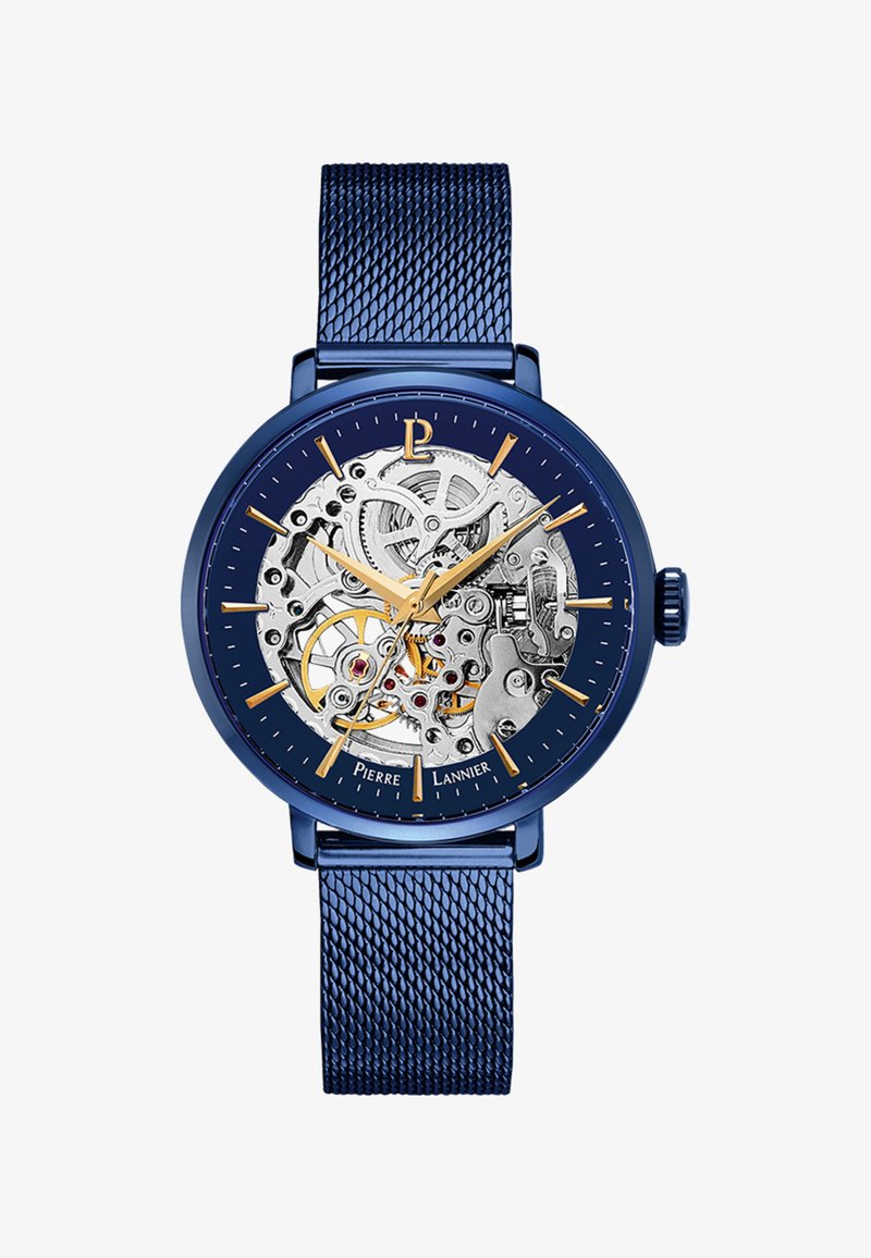 Skeleta pulkstenis ar zilu metāla korpusu, sietiņu siksniņu, zeltainiem akcentiem un caurspīdīgu ciparnīcu, kas atklāj sarežģītus mehāniskos elementus.