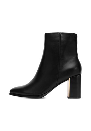 WITH A BLOCK HEEL - Klasické členkové čižmy - black