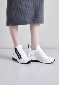 MICHAEL Michael Kors Sneakers basse - white