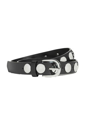 Curea din piele neagră, cu bolțuri metalice argintii și o cataramă argintie. Curea este netedă, cu un ușor luciu și un design clasic.