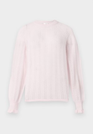 Lys rosa strikket genser med rund hals, med vertikale striper, ribbestrikkede mansjetter og volangdetaljer på ermeendene.