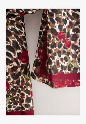 Sciarpa con stampa leopardata decorata con ciliegie rosse e foglie verdi, realizzata in tessuto leggero dalla texture morbida, rifinita con un bordo color bordeaux.