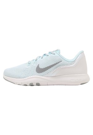 Jasnoniebieski but do biegania Nike z siatkową cholewką, szarym logo Swoosh i białą podeszwą z napisem Nike Flex, widziany z boku.