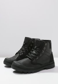 YOURTURN Botines con cordones - black