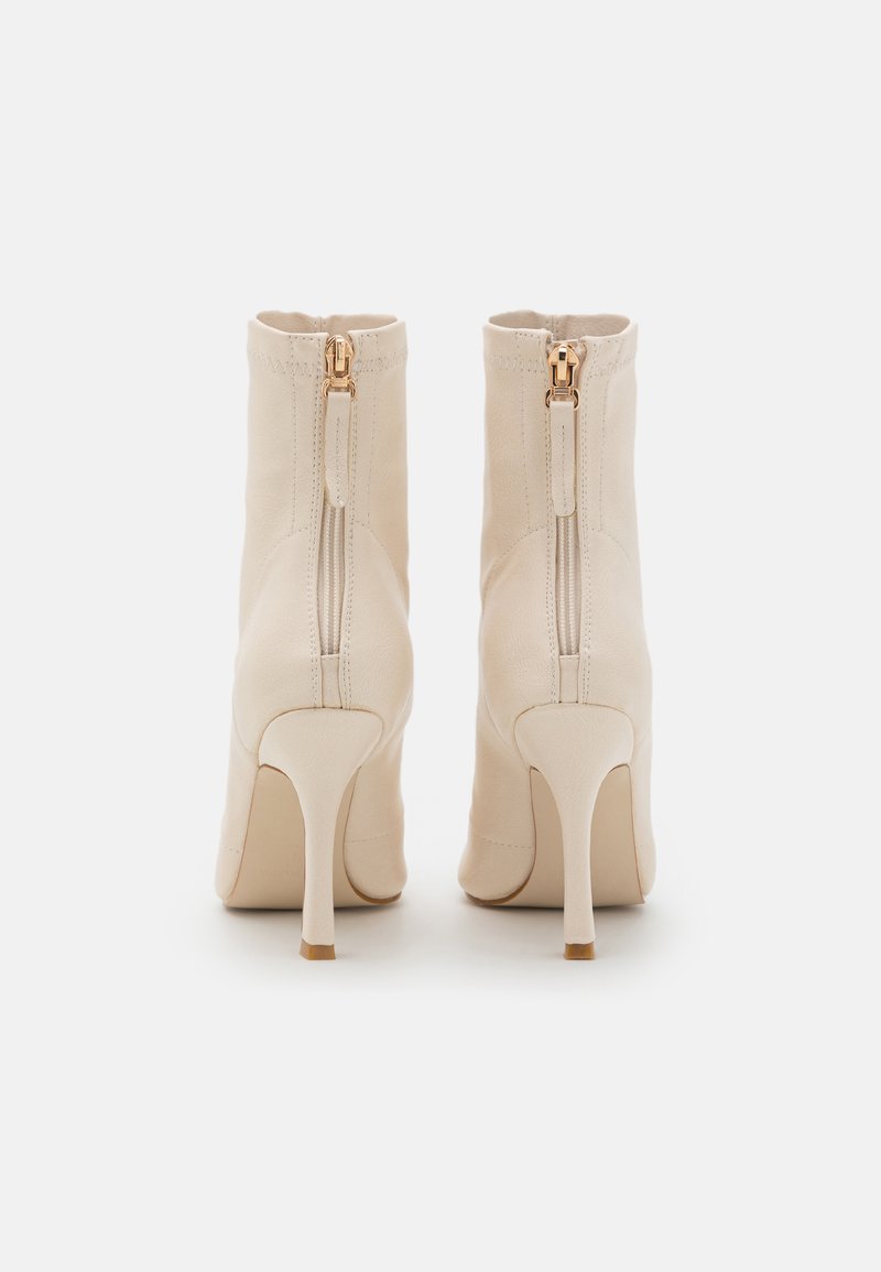 Damen Klassische Stiefel | RAID DESSIA High Heel Stiefelette offwhite/weiß - XL29595 Damen Klassische Stiefel | RAID DESSIA High Heel Stiefelette offwhite/weiß - XL29595