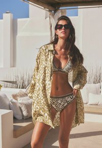 Next COVER-UP REGULAR FIT - Dodaci za plažu - khaki green animal