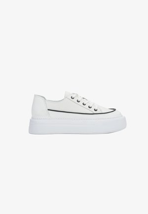 ESTRO, - Sneakersy niskie