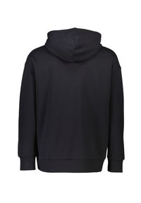 Sudadera con capucha negra de corte relajado, con bolsillos tipo canguro, puños y dobladillo acanalados. Textura suave sin patrones visibles.