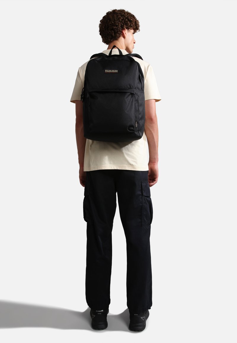 Napapijri HATCH DAYPACK - Sac ?� dos - black/noir - ZALANDO.FR