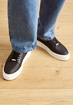 Sneakers laag - black