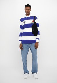 Polo Ralph Lauren LONG SLEEVE RUGBY - Polo - white/active blue