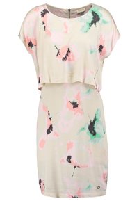 Robe courte à manches courtes crème avec haut superposé et motif floral abstrait en rose, vert et noir.