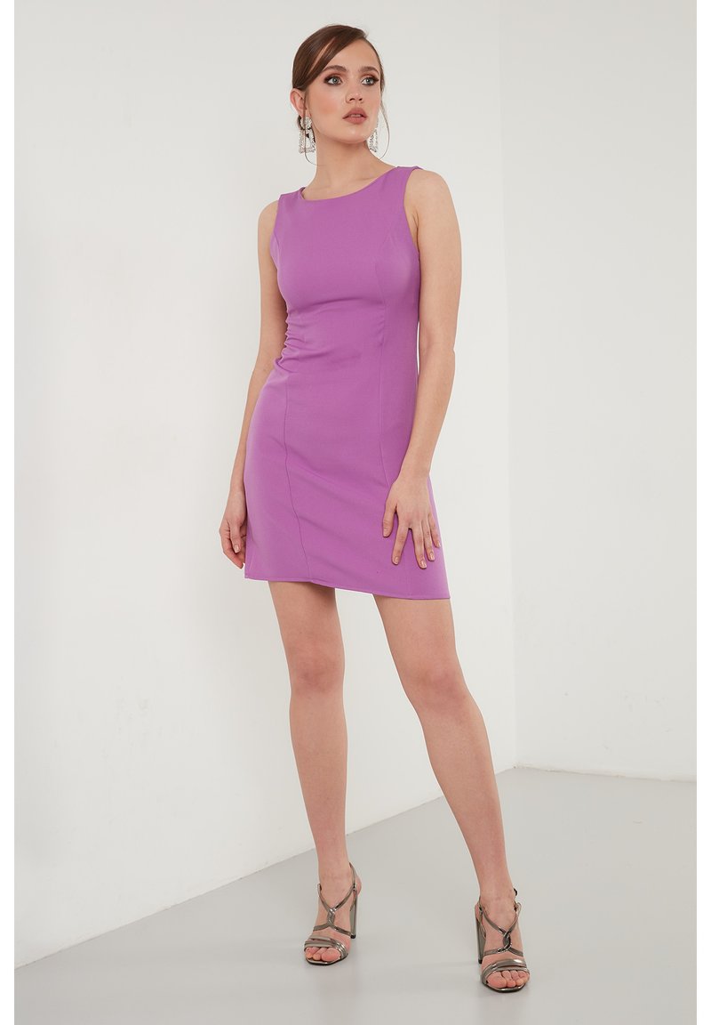 LELA SLIM FIT - Šaty do práce - purple