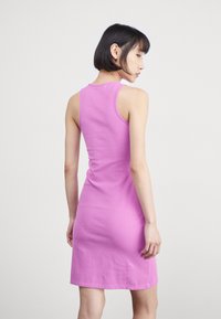 adidas Originals ESSENTIALS TANK DRESS - Džersio suknelė - semi pulse lilac