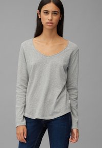 Marc O'Polo DENIM - LONGSLEEVE V-NECK - Top s dlouhým rukávem - stone melange Miniatura obrázku 1