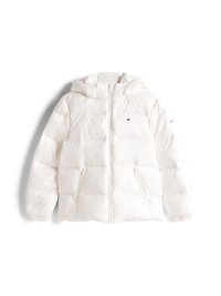 Balts pildīts ziemas mētelis ar kapuci, ar horizontāliem iešuvumiem, divām fronālām kabatām ar rāvējslēdzēju un elastīgām piedurknēm. Tommy Hilfiger logo akcentu.