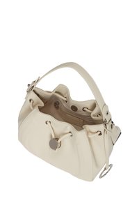 Krämfärgad hinkväska i mjukt syntetmaterial, med dragskoöppning, silverfärgade detaljer och ett enda handtag på toppen.