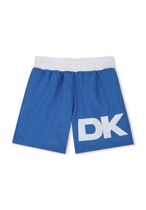 Pantalones cortos deportivos azules con una cinturilla elástica blanca. Presenta un gran logo blanco "DK" en la parte inferior de la pierna derecha. Textura de tela suave.