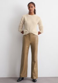 Marc O'Polo HIGH WAISTED STRAIGHT FIT BELT LOOPS - Leren broek - melted nougat