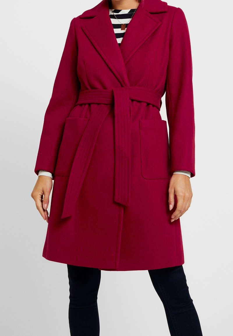 Dorothy Perkins Petite Abrigo clásico - red