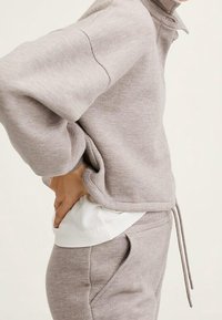 Mango Sweater - light brown