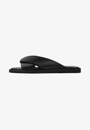 VICTORY - Tagant lahtised kingad - black