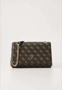 Must käekott, millel on kuldne tekstuuriga logomuster. Esiküljel on kettrihm ja kolmnurkse metallist logo aktsent.