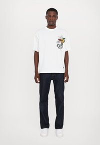 Evisu DARUMA WITH STICKERS TEE - Print T-shirt - white