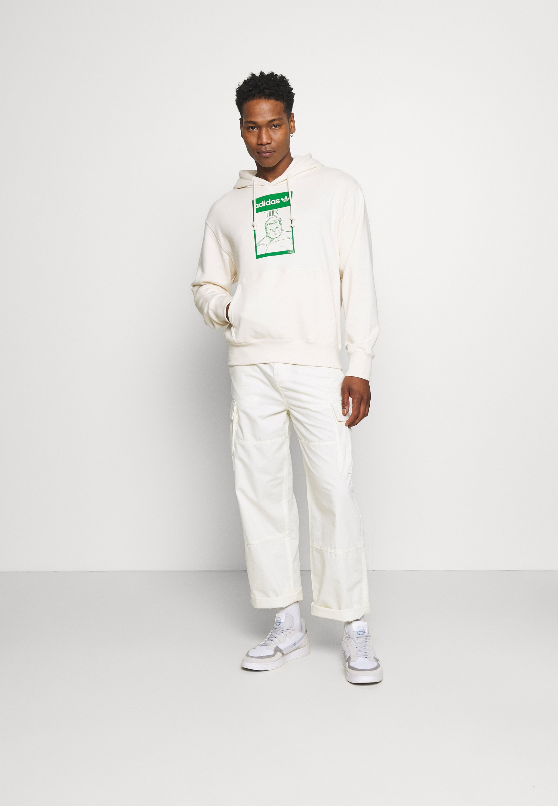 adidas Originals HOODIE HULK WALT DISNEY ORIGINALS - Sudadera -  off-white/crema - Zalando.es