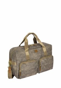 Borsa duffle rettangolare testurizzata marrone con cerniere dorate, due tasche frontali e doppi manici. L'esterno presenta dettagli color beige.