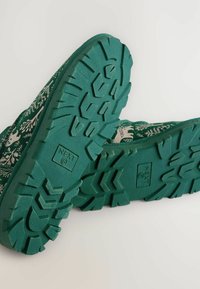 Next SHOOT REGULAR FIT - Hausschuh - green woodland