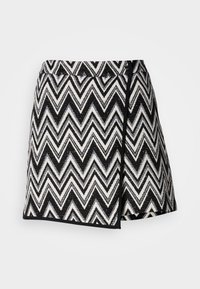TIJACA - Shorts - black/white
