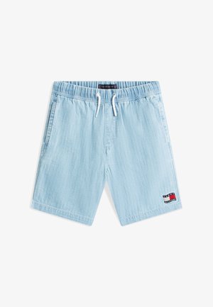 Svetlo modre bombažne kratke hlače z elastičnim pasom, belimi vrvicami za zategovanje, stranskimi žepi in značko z logotipom Tommy Hilfiger na levi nogi.