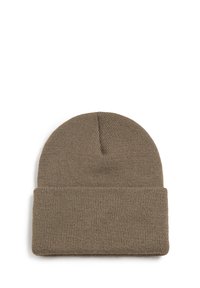 Gorro beanie marrón de punto con un puño plegable, que presenta una textura acanalada y una parte superior lisa. Material ligero y elástico.