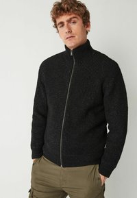 Next - REGULAR CHENILLE THROUGH - Chaqueta de punto - black Imagen en miniatura 1