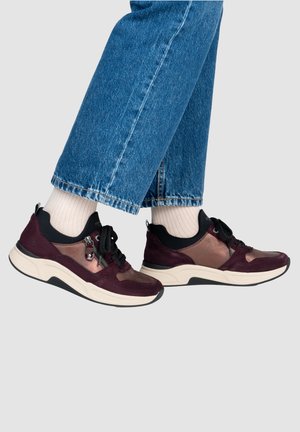 Remonte, REMONTE SLIPPER D3V01 - Sneaker low - red