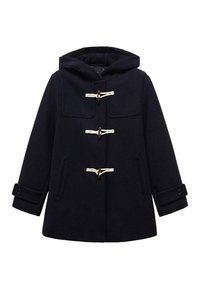 Manteau bleu marine à capuche avec trois fermetures à bascule en bois et boucles en corde blanche, poches latérales et bracelets de poignet à boutons.