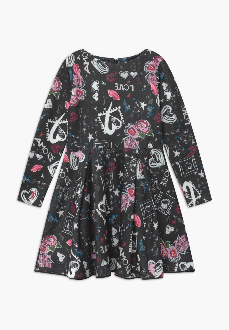 Schwarzes langärmeliges Kleid mit bunten Graffiti-Herzen, Rosen, Sternen, Blitzen und Wörtern wie "LIEBE" und "AMORE" überall.